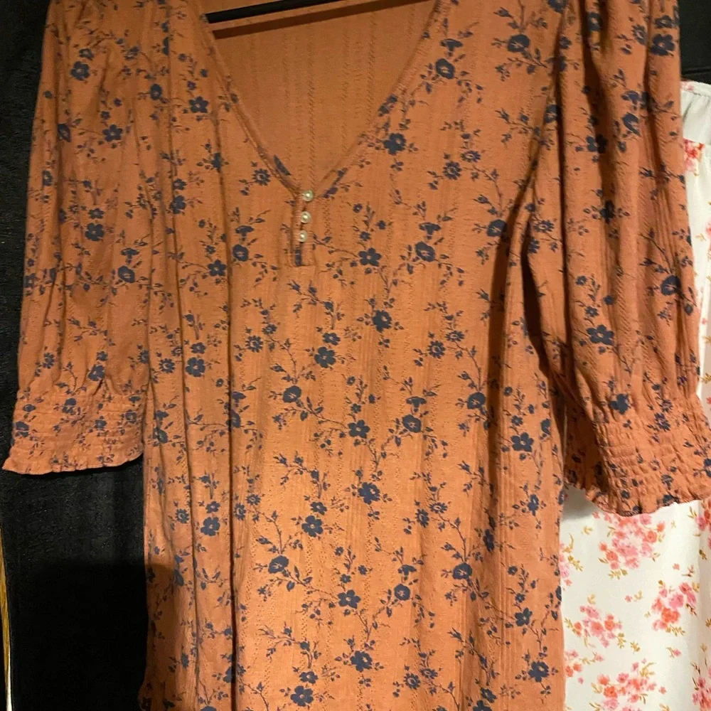 Shirt - Picture 2 of 3